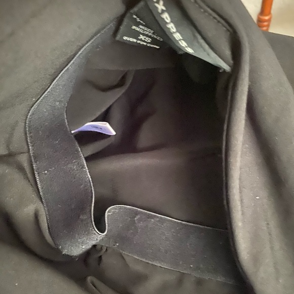 Express Keyhole Crop Top - Picture 8 of 8